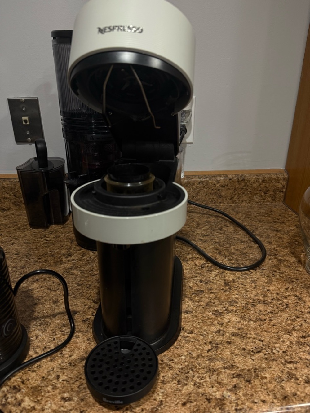 BRAND NEW NESPRESSO MACHINE